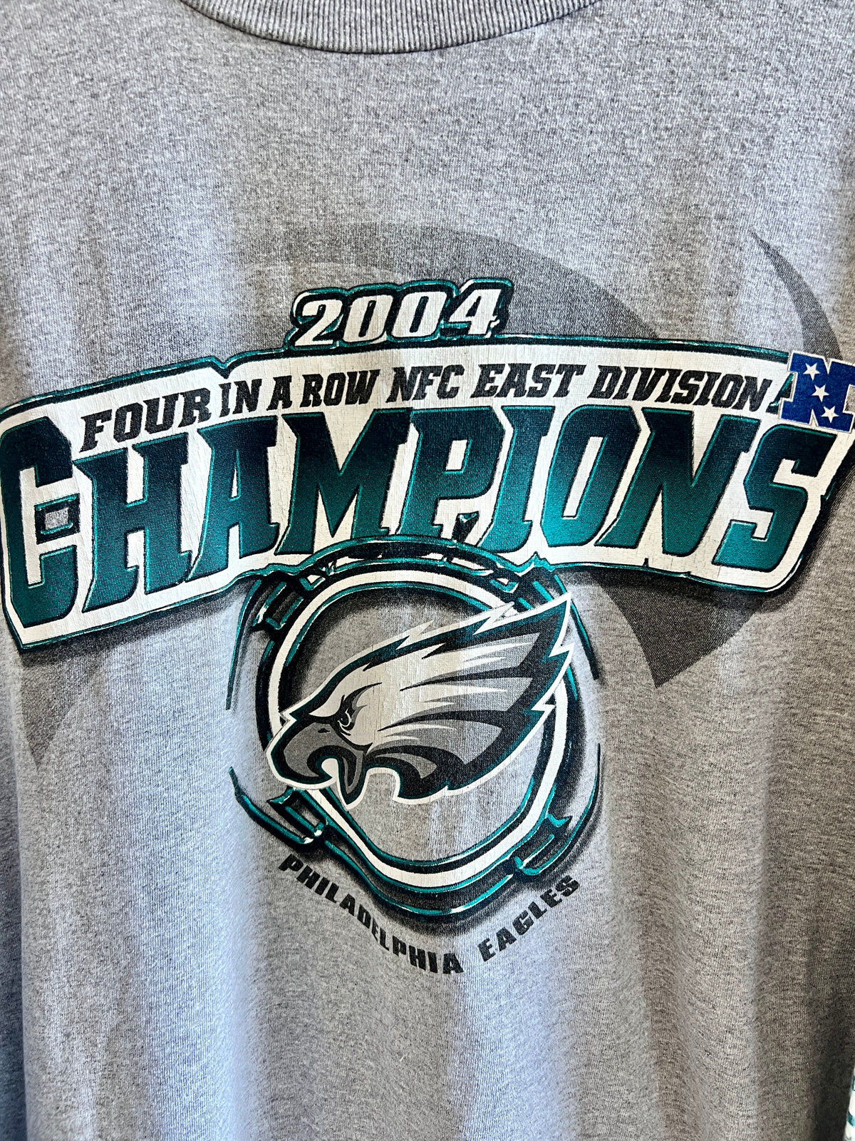 Vintage Philadelphia Eagles NFC East Champions ’04 Long-Sleeve T-Shirt – L