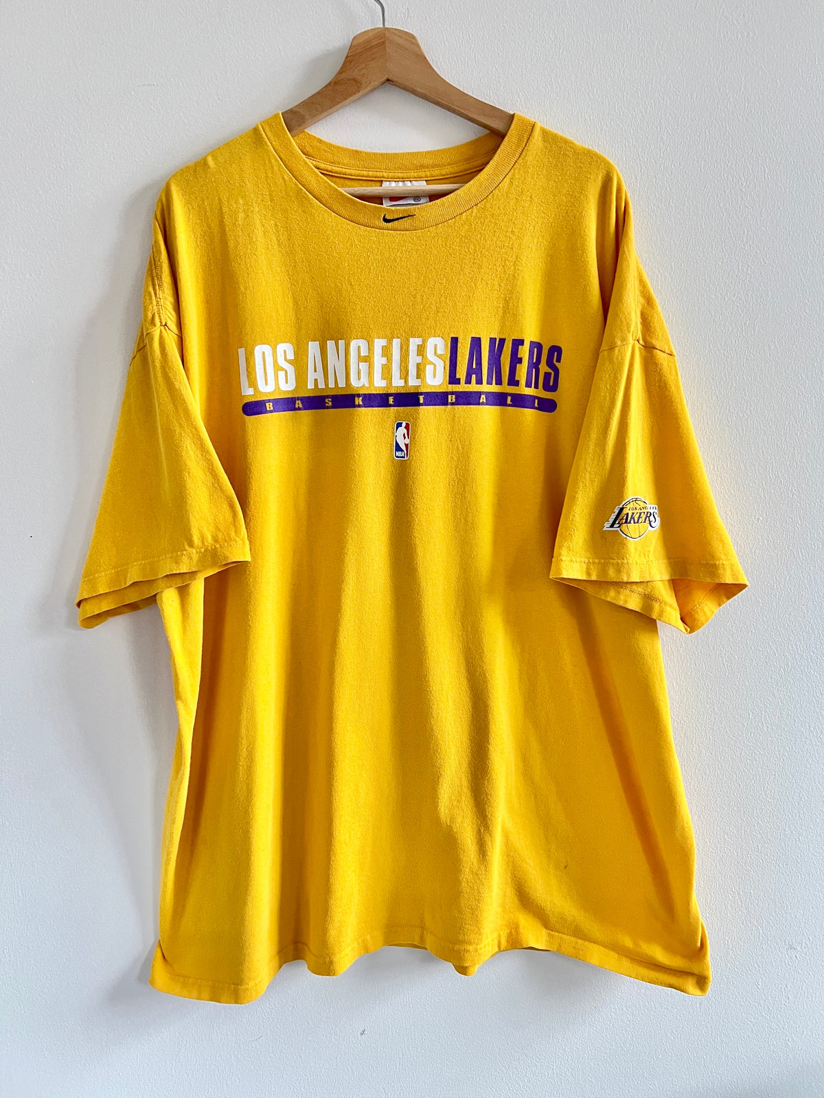 Vintage Los Angeles Lakers Nike ’90s T-Shirt – XXL