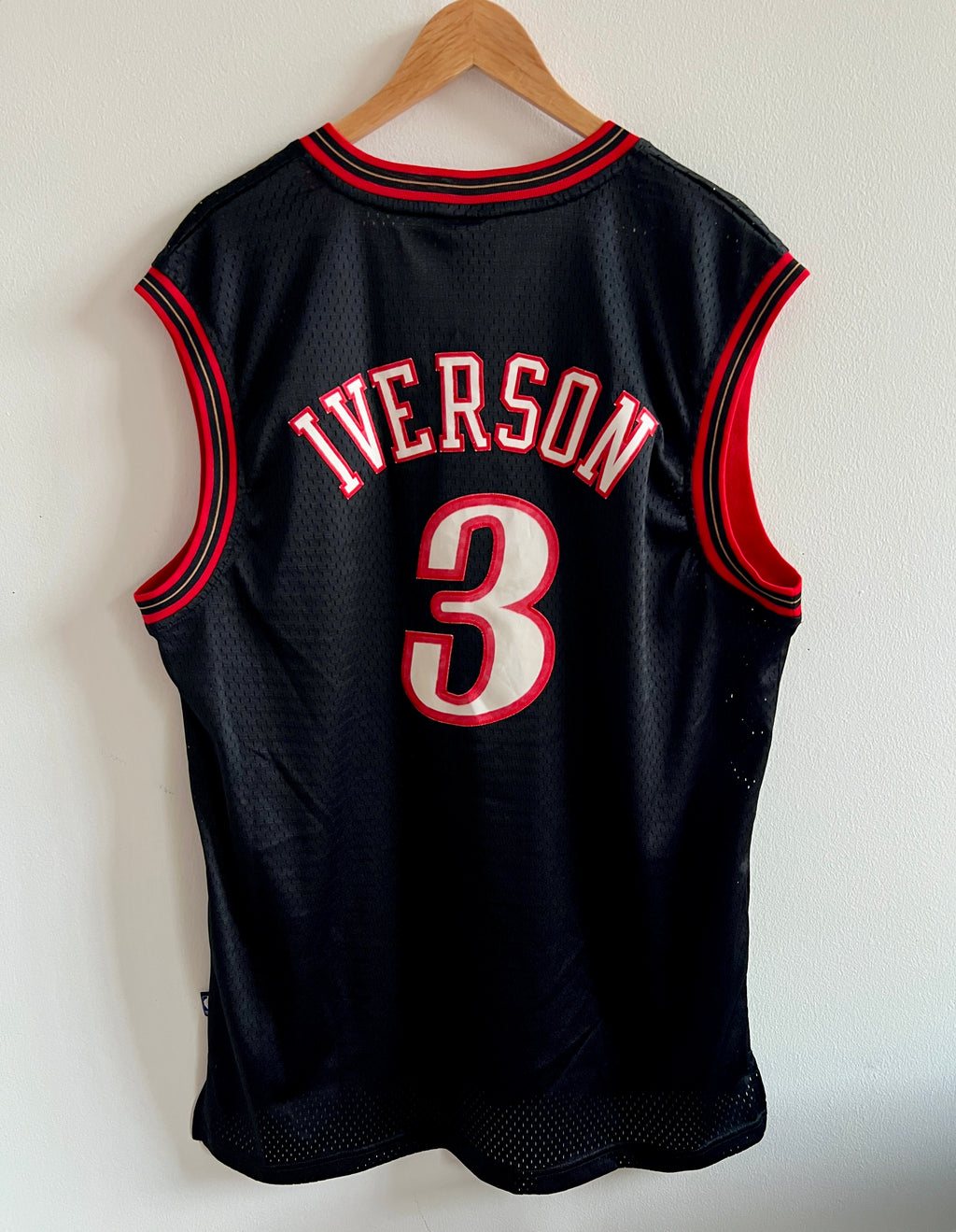 Vintage Allen Iverson Philadelphia 76ers ’00s Jersey – XL