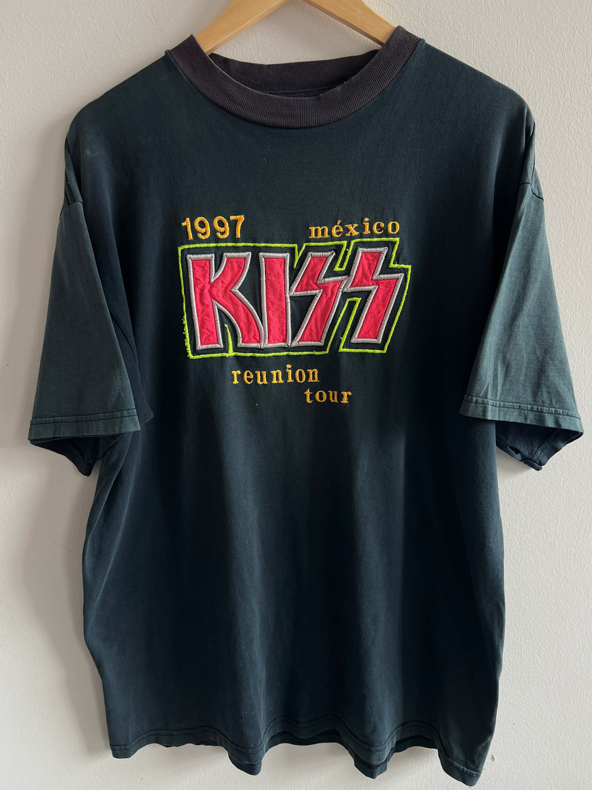 Vintage KISS Mexico Reunion Tour ’97 T-Shirt – L/XL