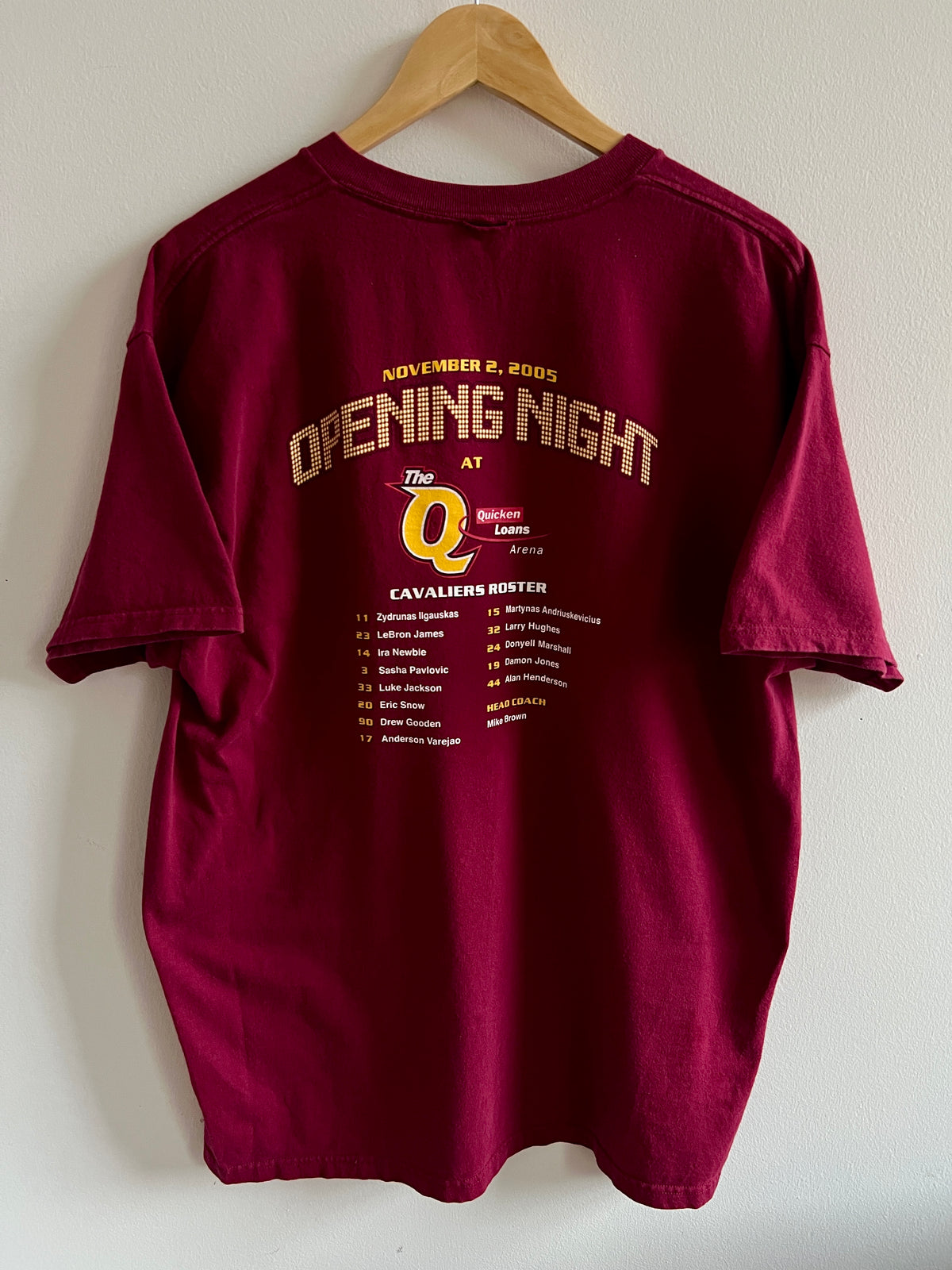 Vintage Cleveland Cavaliers Opening Night ’05 T-Shirt – L/XL