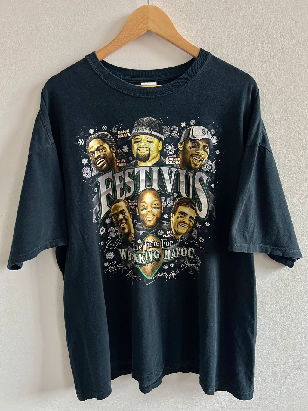 Vintage Baltimore Ravens Festivus ’11 T-Shirt – XXL