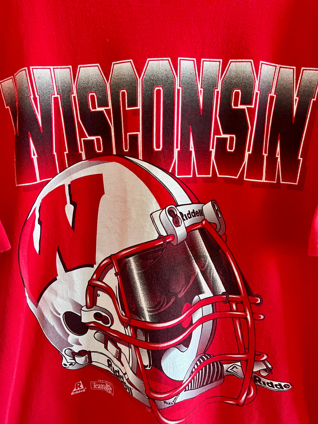 Vintage University of Wisconsin Badgers Football ’94 T-Shirt – XL
