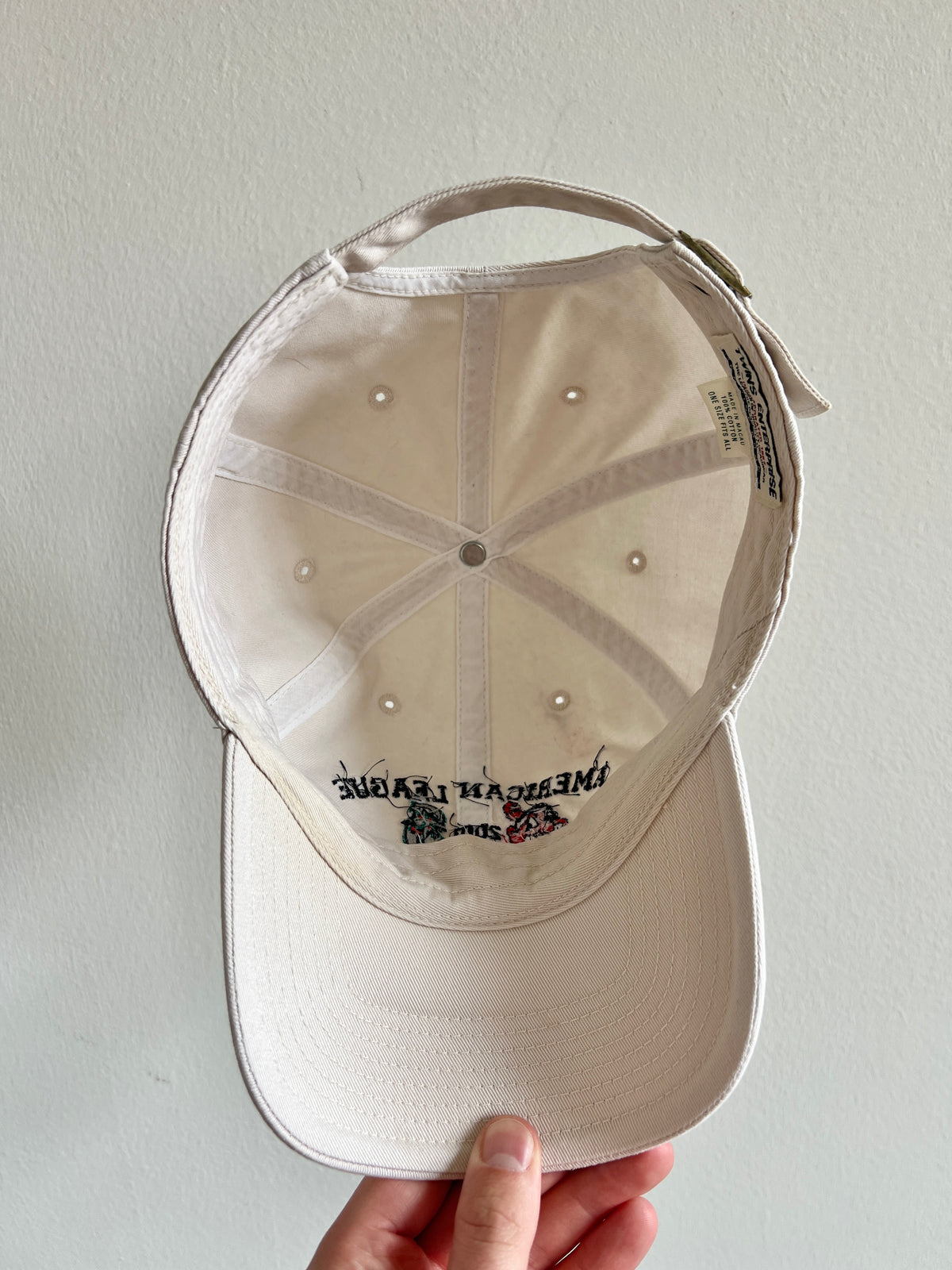 Vintage Cleveland Indians vs. Seattle Mariners ’01 Buckleback Hat