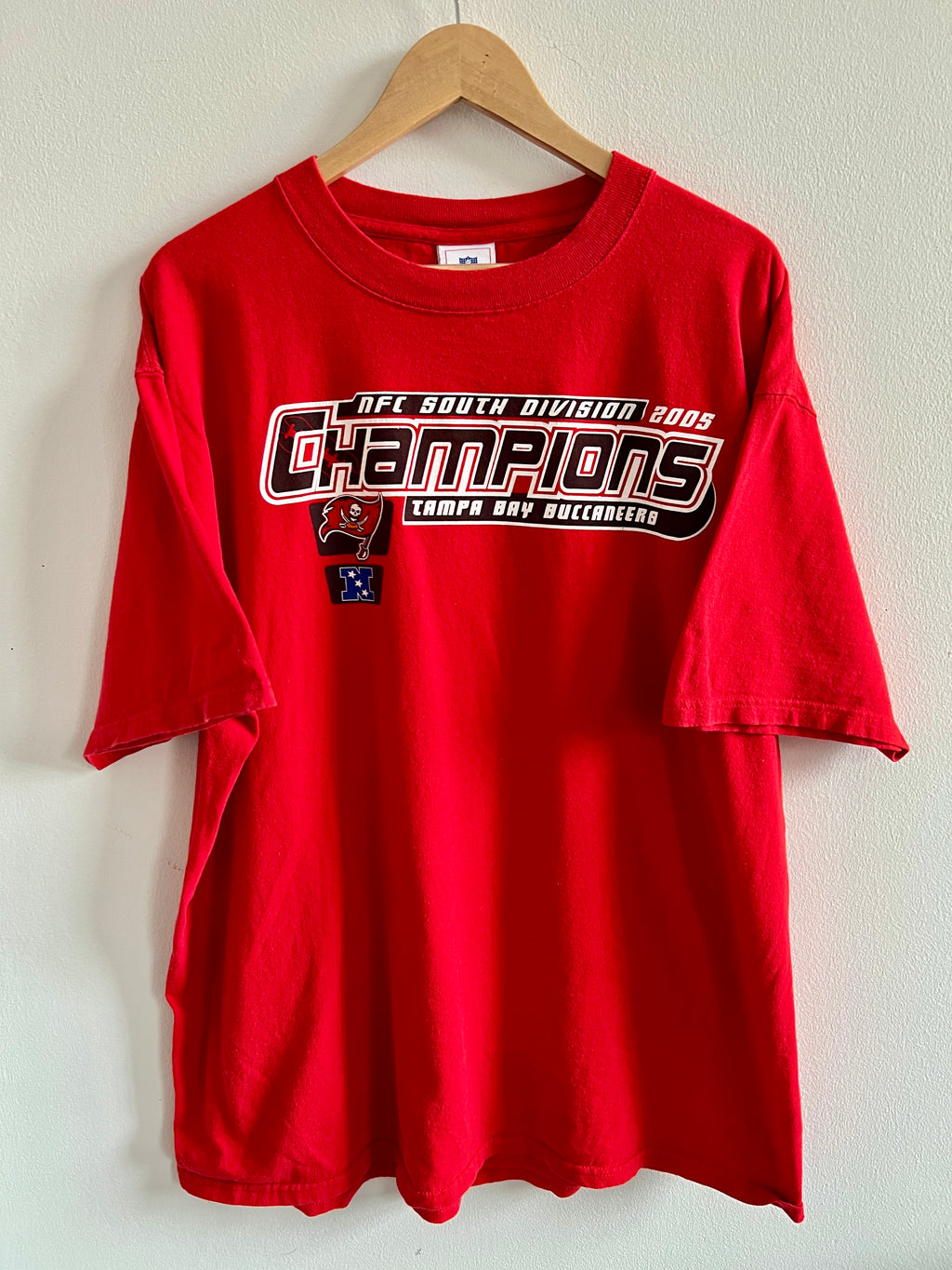 Vintage Tampa Bay Buccaneers Division Champions ’05 T-Shirt – XXL